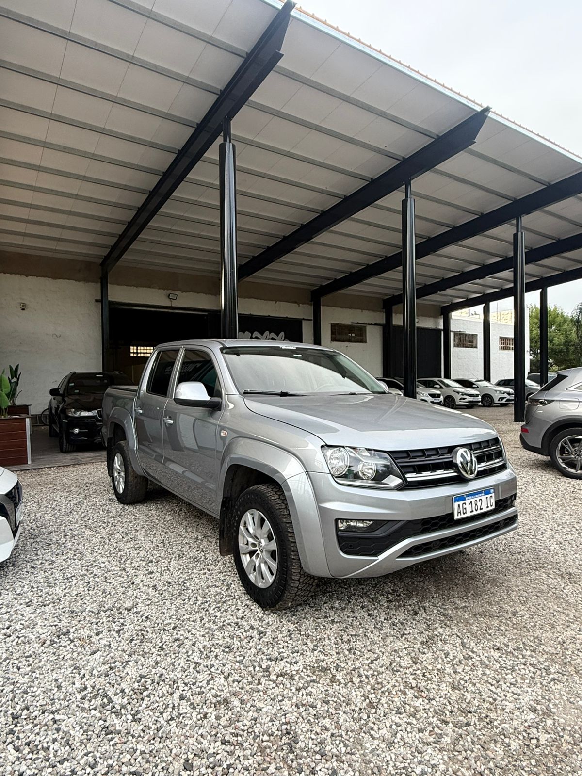 VOLKSWAGEN - AMAROK  - CONFORTLINE 4X2 MANUAL 180CV  - 2023